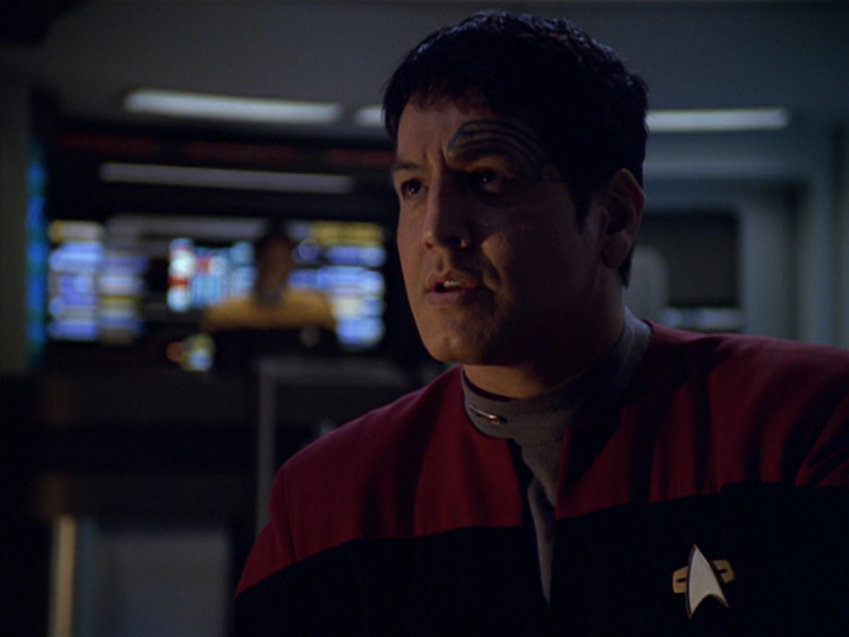 extant_StarTrek_VOY_5x19-TheFight_00765.jpg