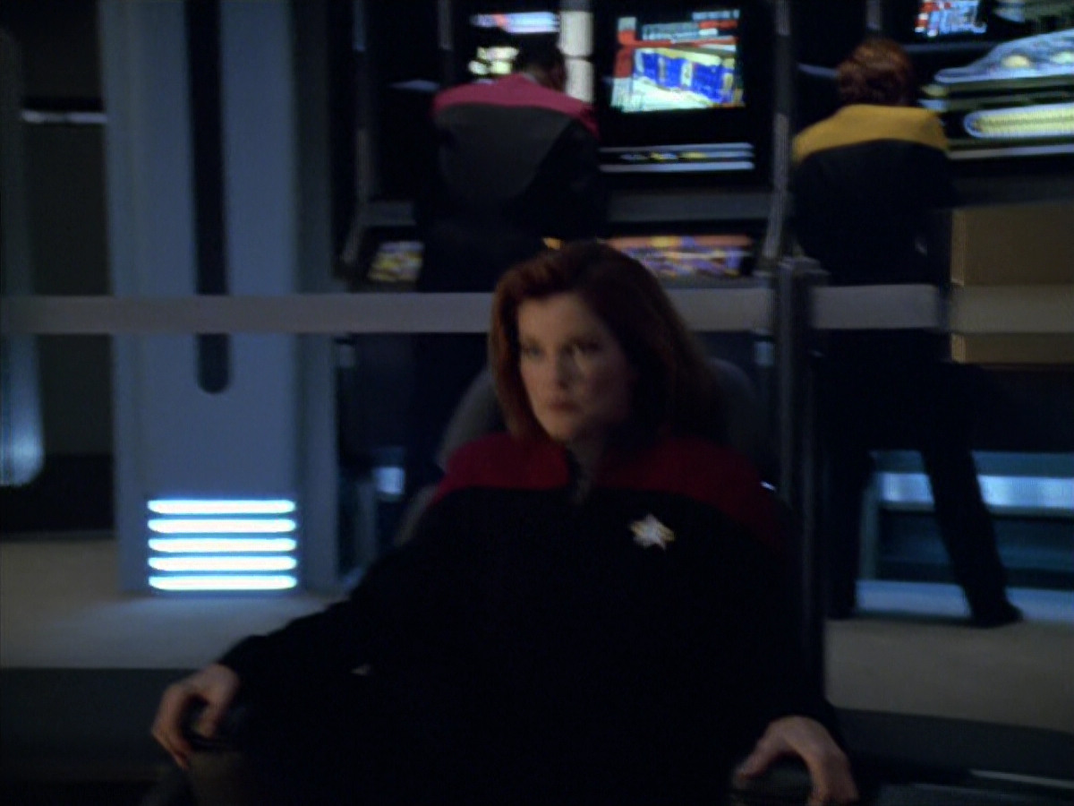 extant_StarTrek_VOY_5x19-TheFight_00774.jpg