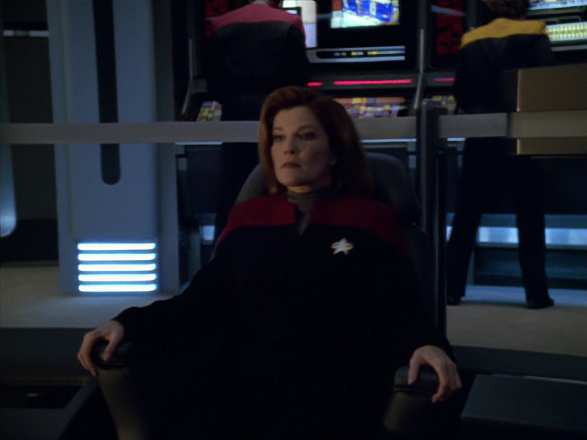 extant_StarTrek_VOY_5x19-TheFight_00775.jpg