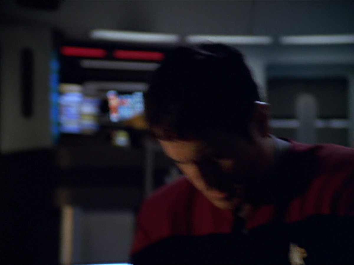 extant_StarTrek_VOY_5x19-TheFight_00787.jpg