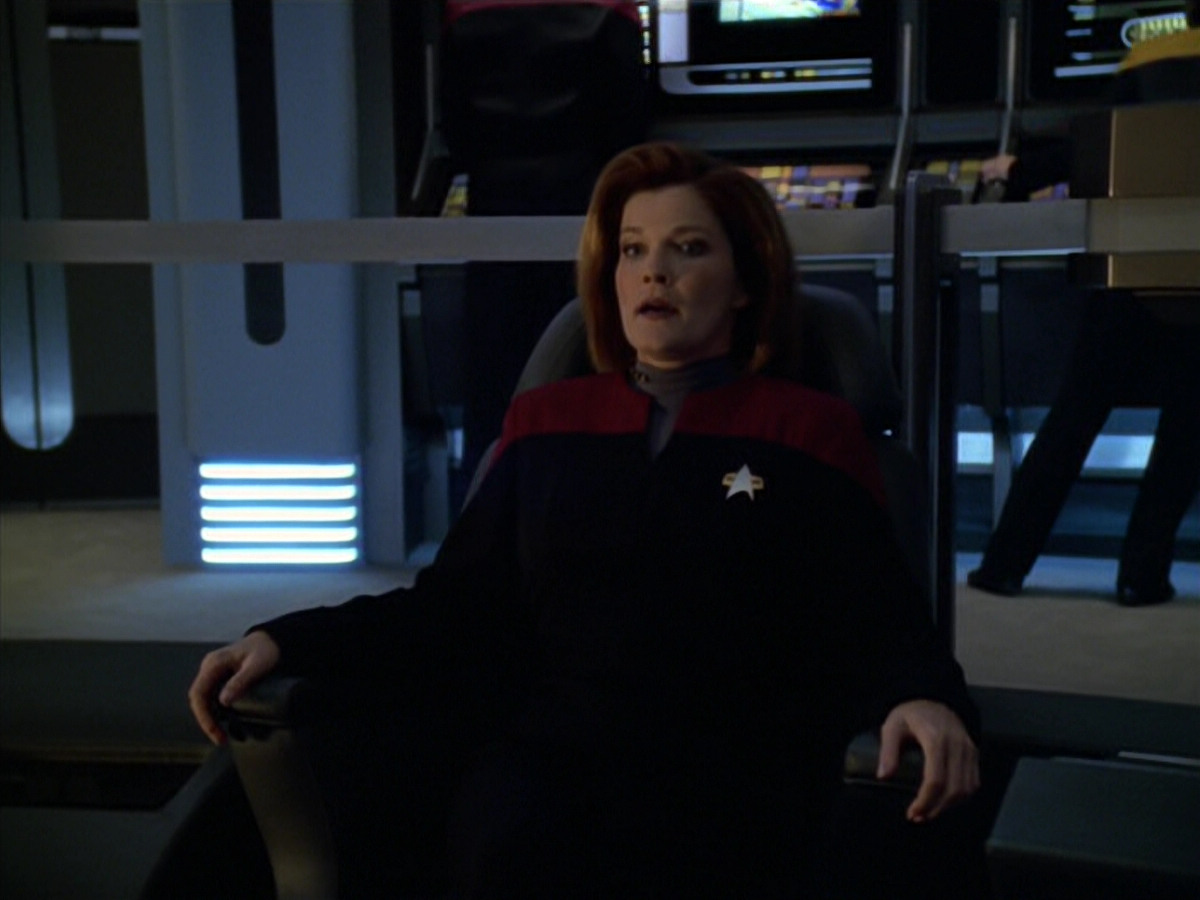 extant_StarTrek_VOY_5x19-TheFight_00792.jpg