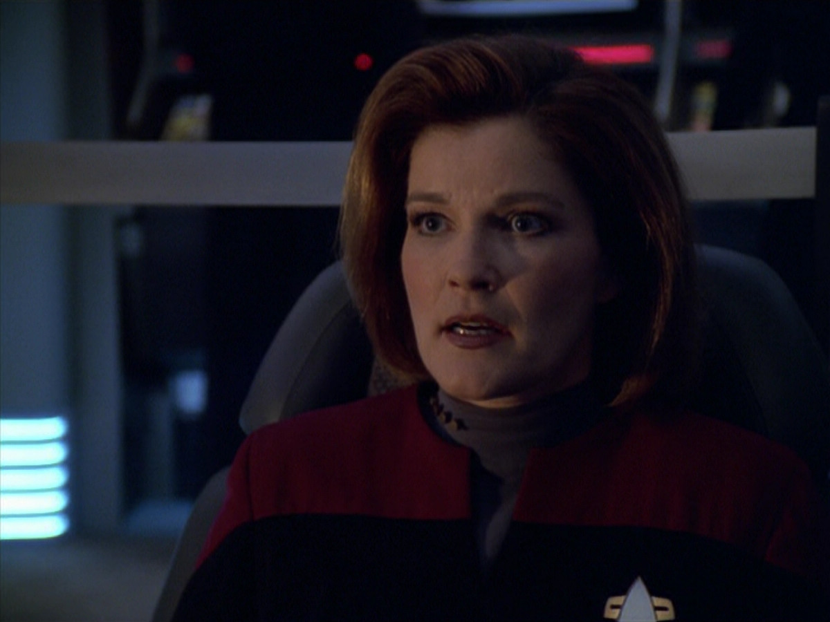 extant_StarTrek_VOY_5x19-TheFight_00813.jpg