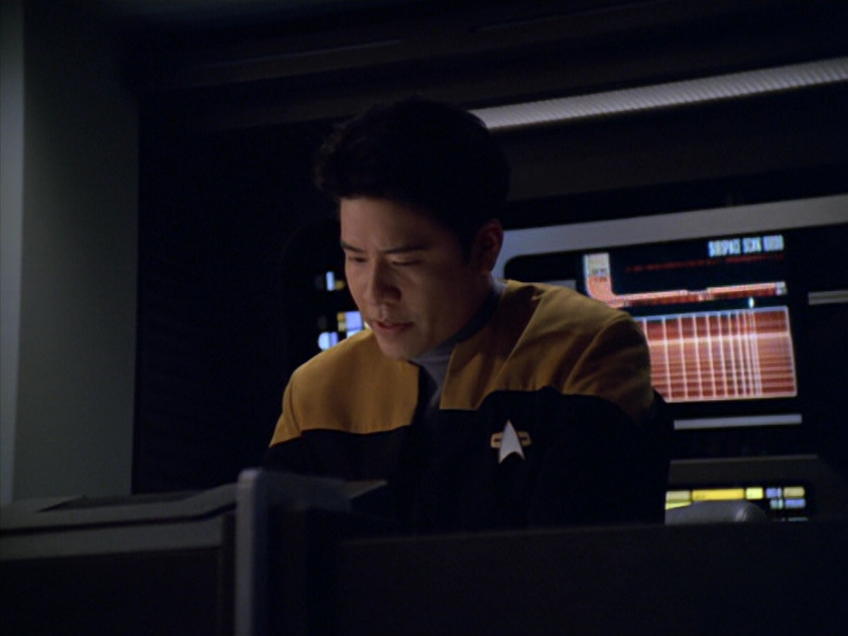 extant_StarTrek_VOY_5x19-TheFight_00822.jpg