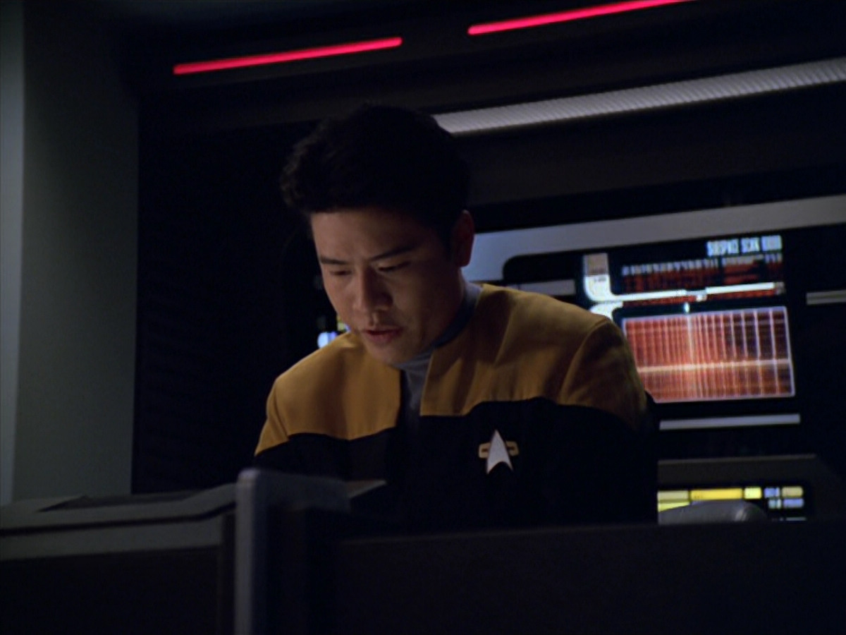 extant_StarTrek_VOY_5x19-TheFight_00828.jpg