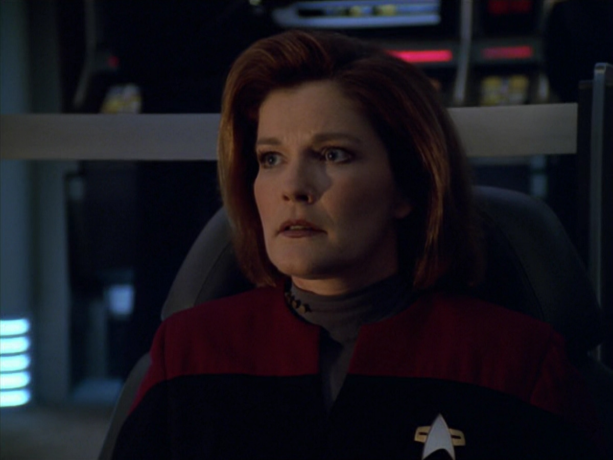 extant_StarTrek_VOY_5x19-TheFight_00832.jpg