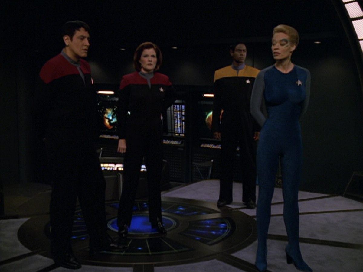 extant_StarTrek_VOY_5x19-TheFight_00849.jpg