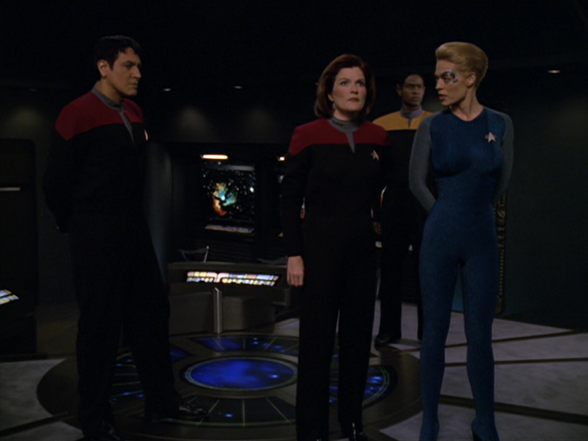 extant_StarTrek_VOY_5x19-TheFight_00855.jpg