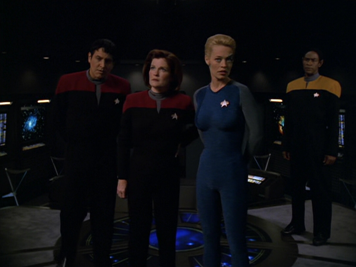 extant_StarTrek_VOY_5x19-TheFight_00871.jpg