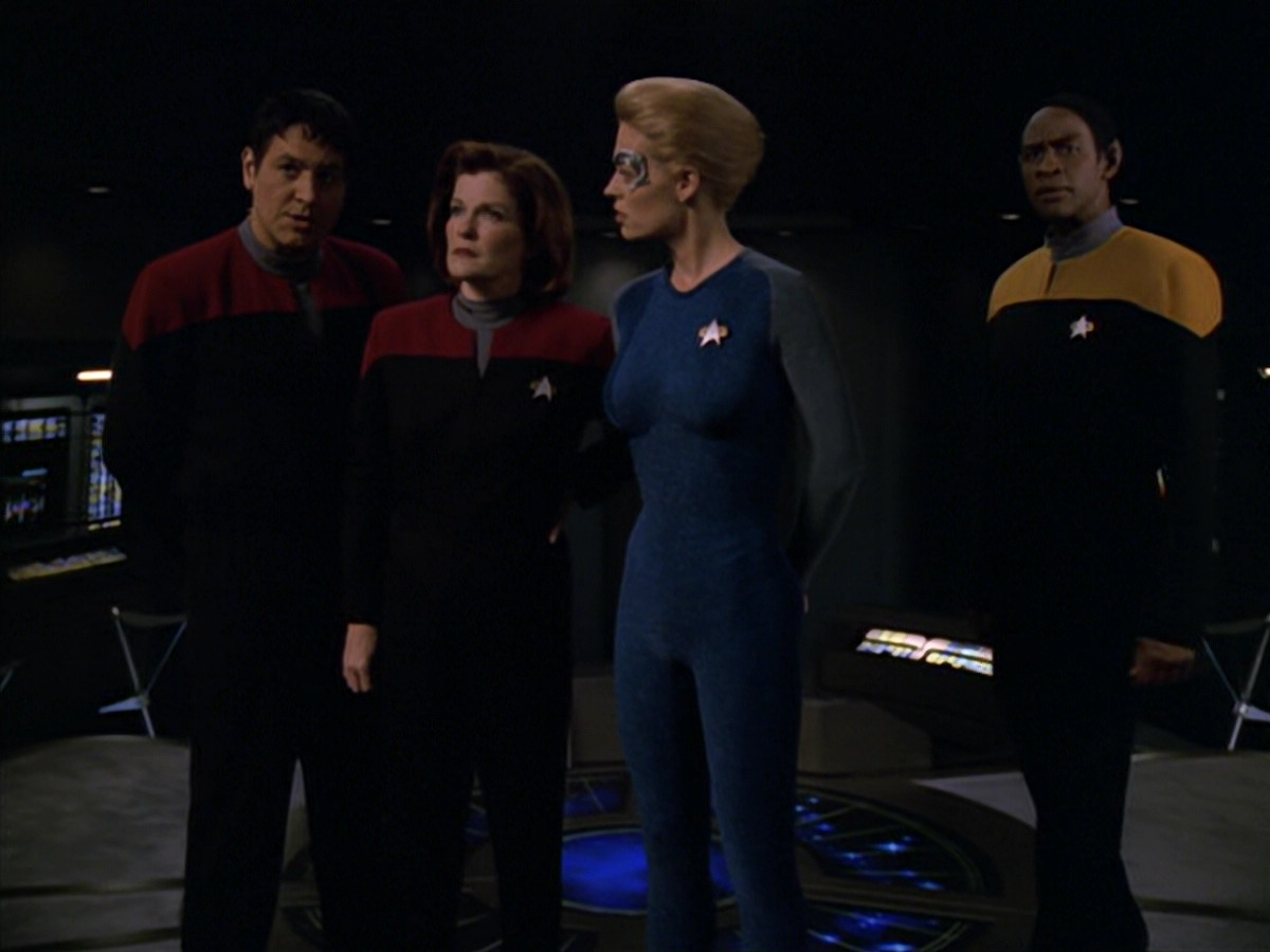 extant_StarTrek_VOY_5x19-TheFight_00875.jpg