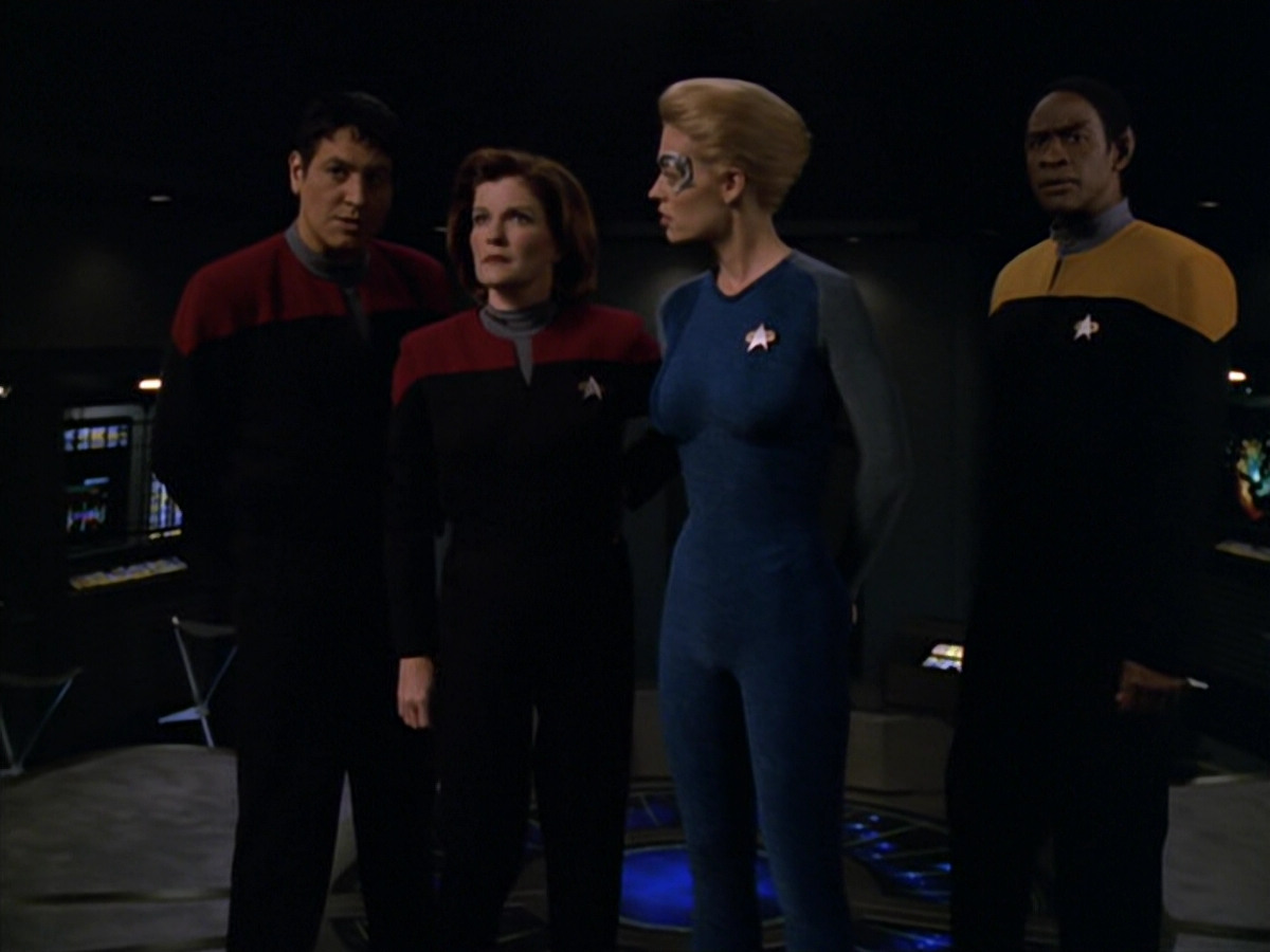 extant_StarTrek_VOY_5x19-TheFight_00876.jpg