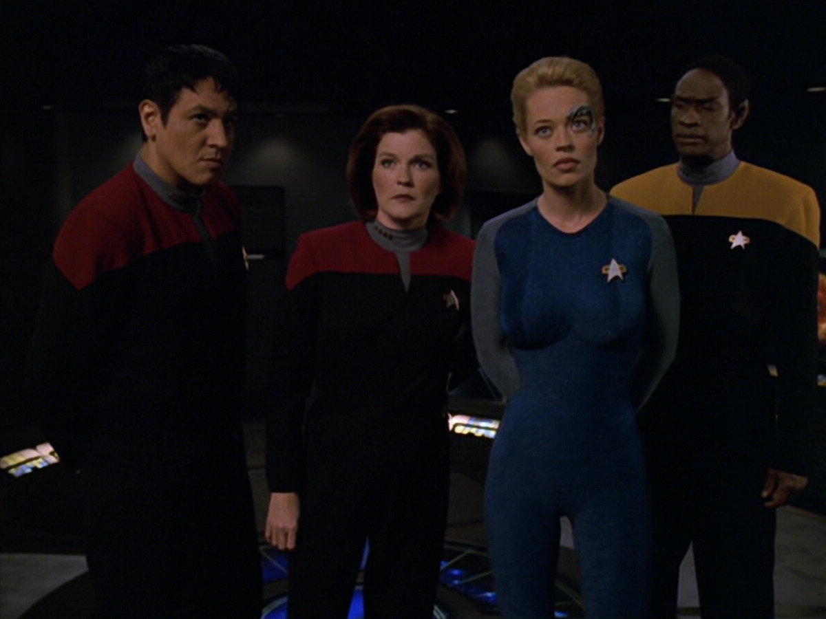 extant_StarTrek_VOY_5x19-TheFight_00891.jpg