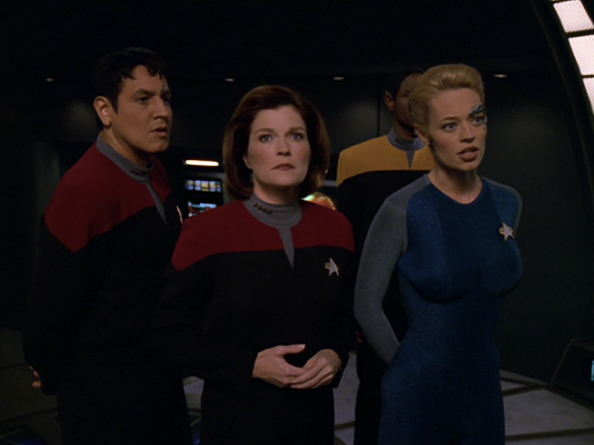 extant_StarTrek_VOY_5x19-TheFight_00903.jpg