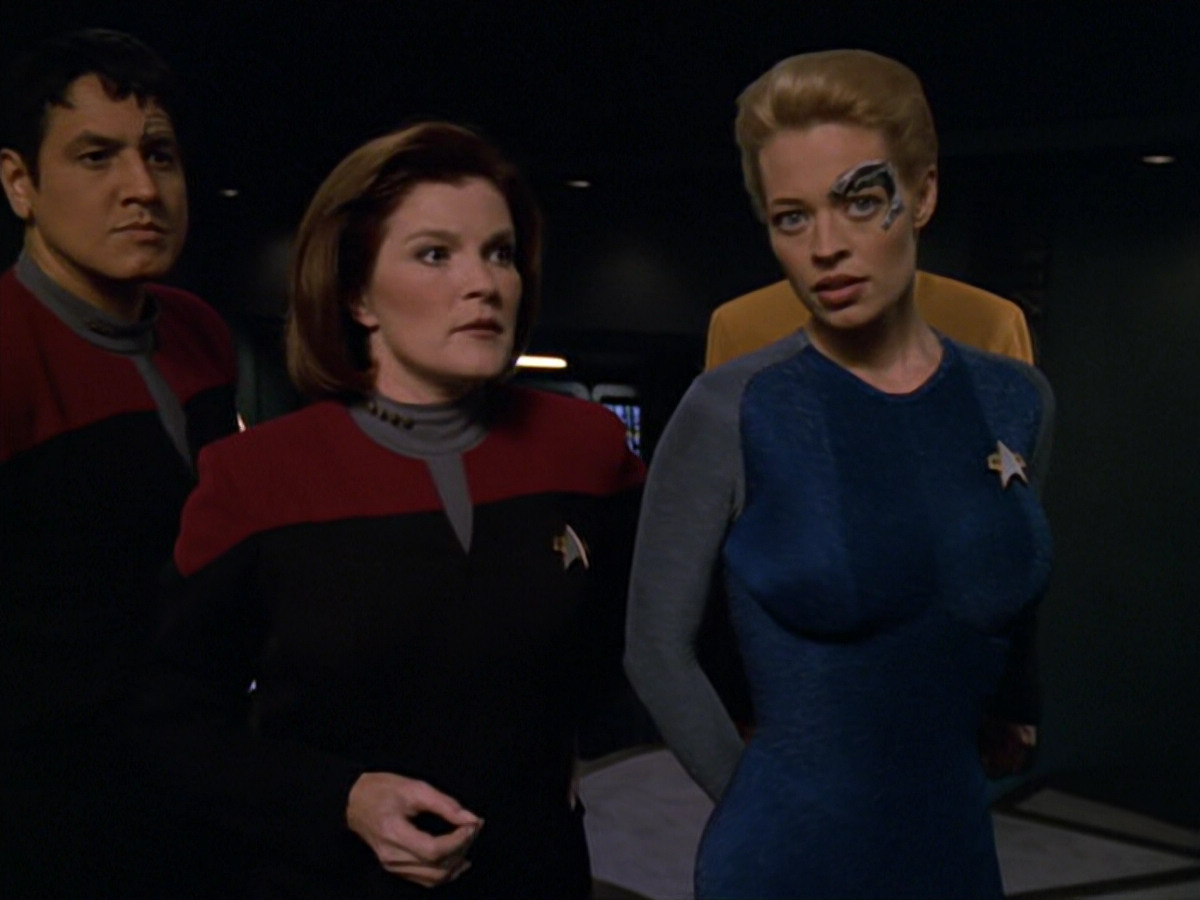 extant_StarTrek_VOY_5x19-TheFight_00909.jpg