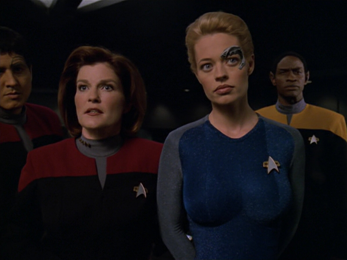 extant_StarTrek_VOY_5x19-TheFight_00913.jpg