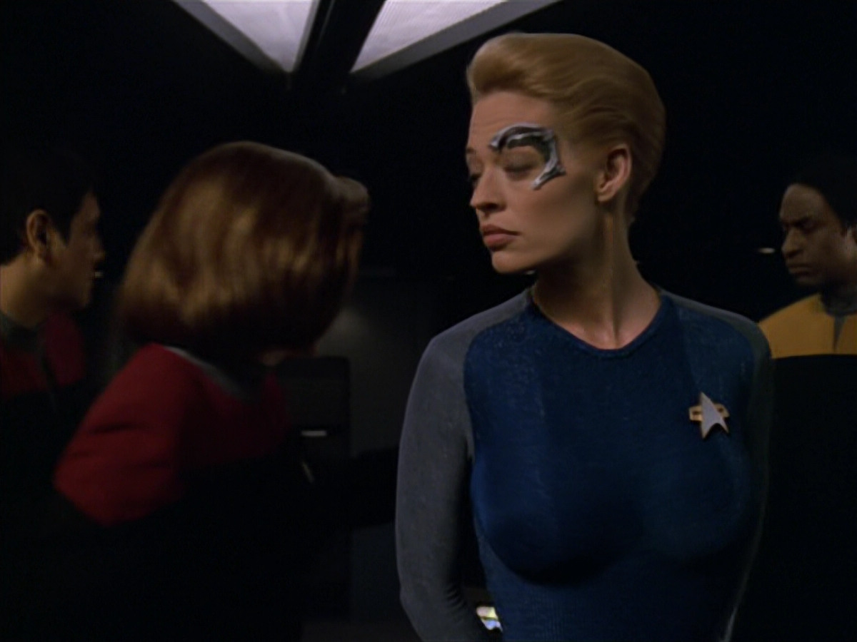 extant_StarTrek_VOY_5x19-TheFight_00917.jpg