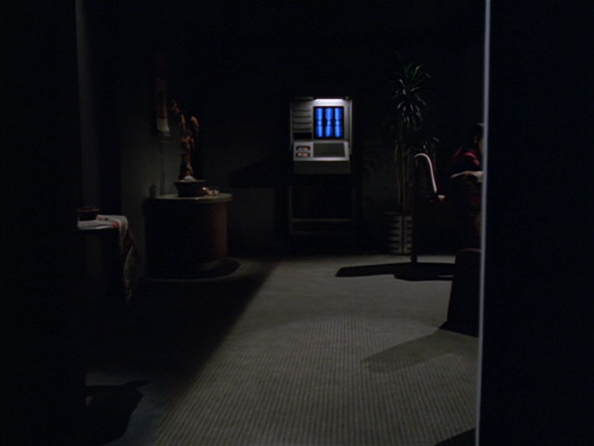 extant_StarTrek_VOY_5x19-TheFight_00923.jpg