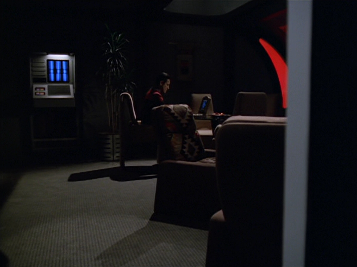 extant_StarTrek_VOY_5x19-TheFight_00931.jpg