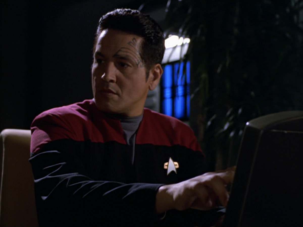 extant_StarTrek_VOY_5x19-TheFight_00951.jpg