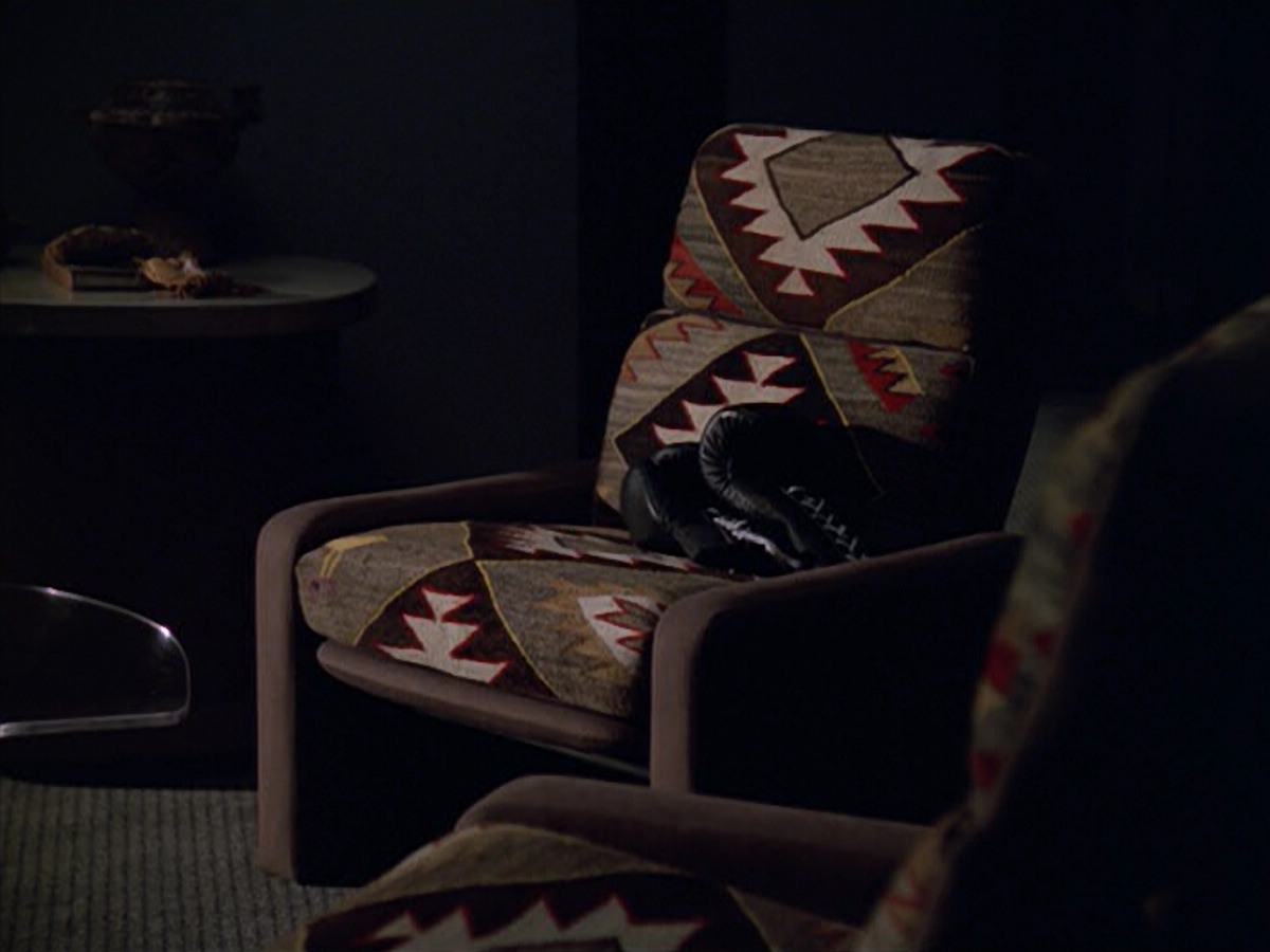 extant_StarTrek_VOY_5x19-TheFight_00968.jpg