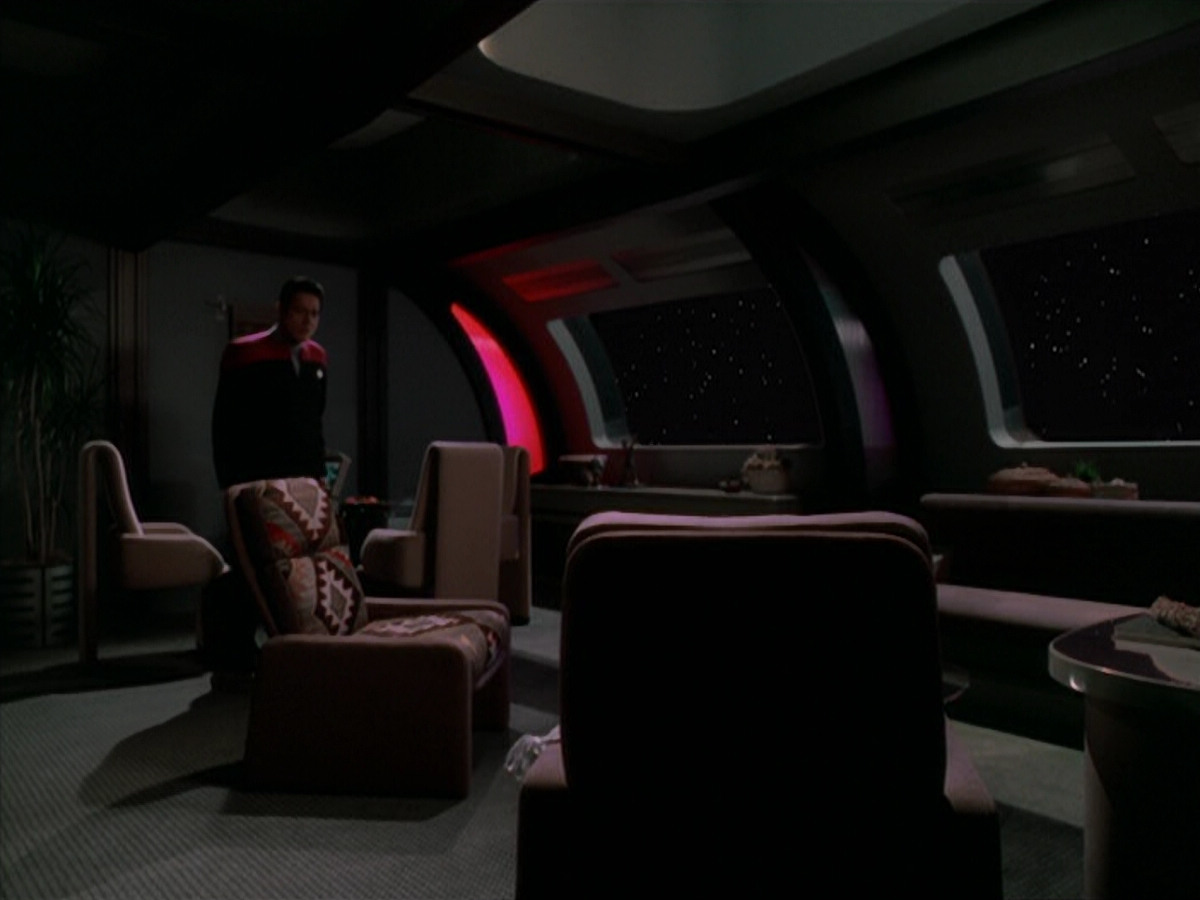 extant_StarTrek_VOY_5x19-TheFight_00977.jpg