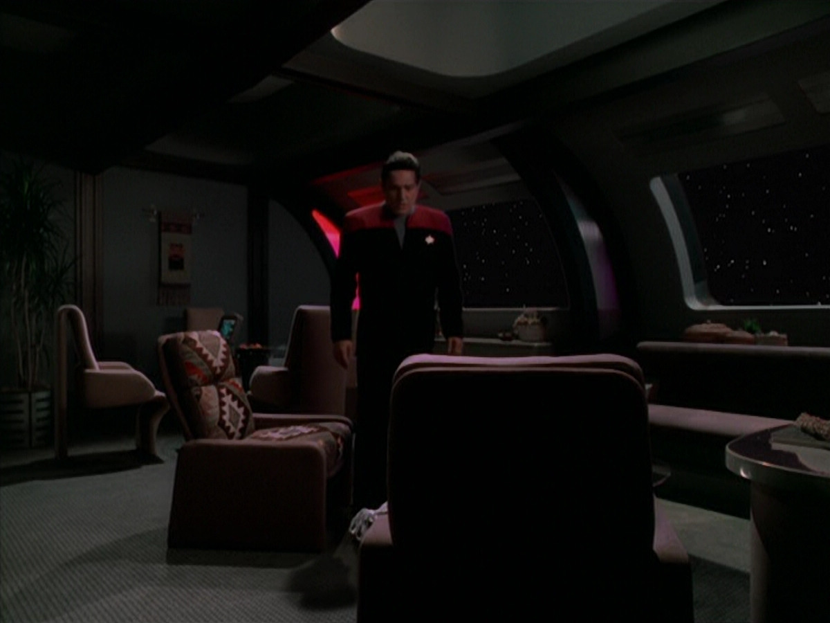 extant_StarTrek_VOY_5x19-TheFight_00981.jpg