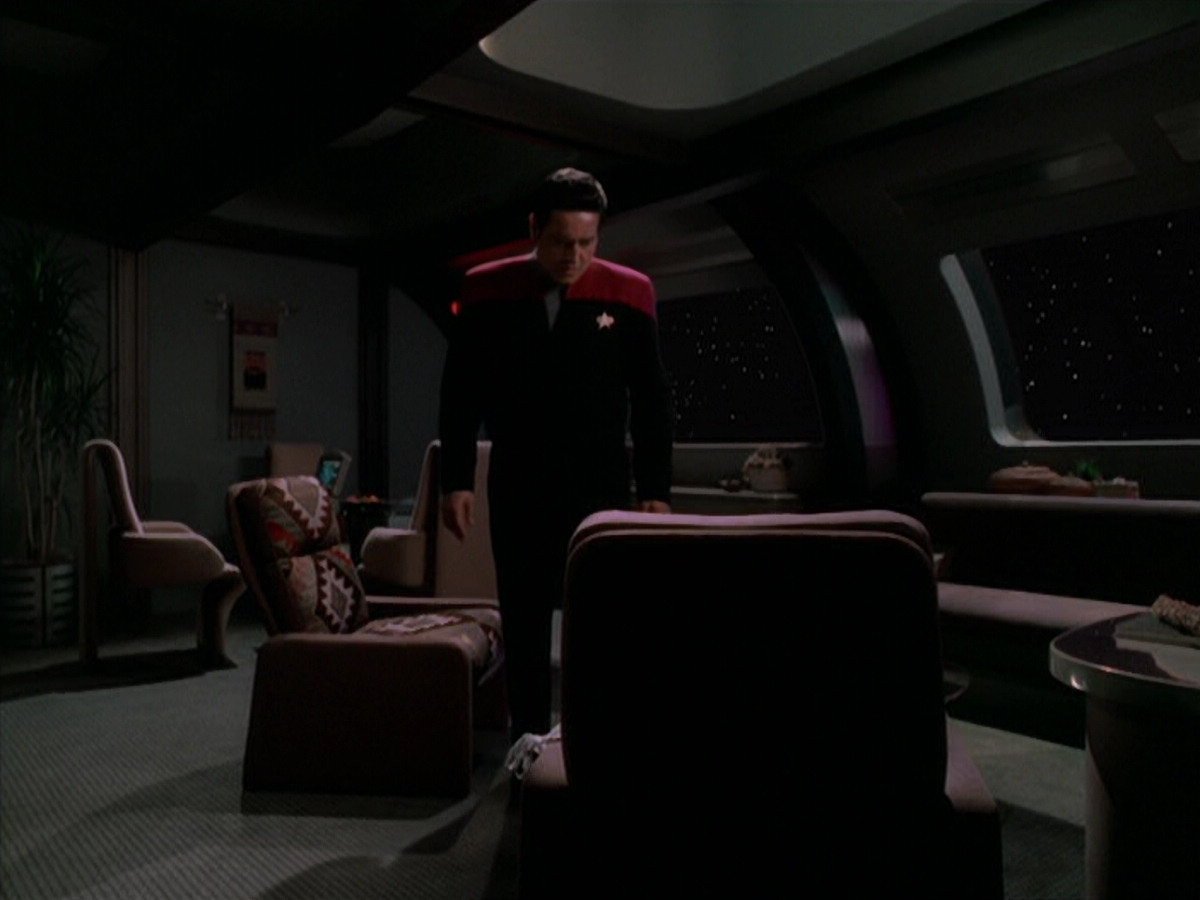 extant_StarTrek_VOY_5x19-TheFight_00983.jpg