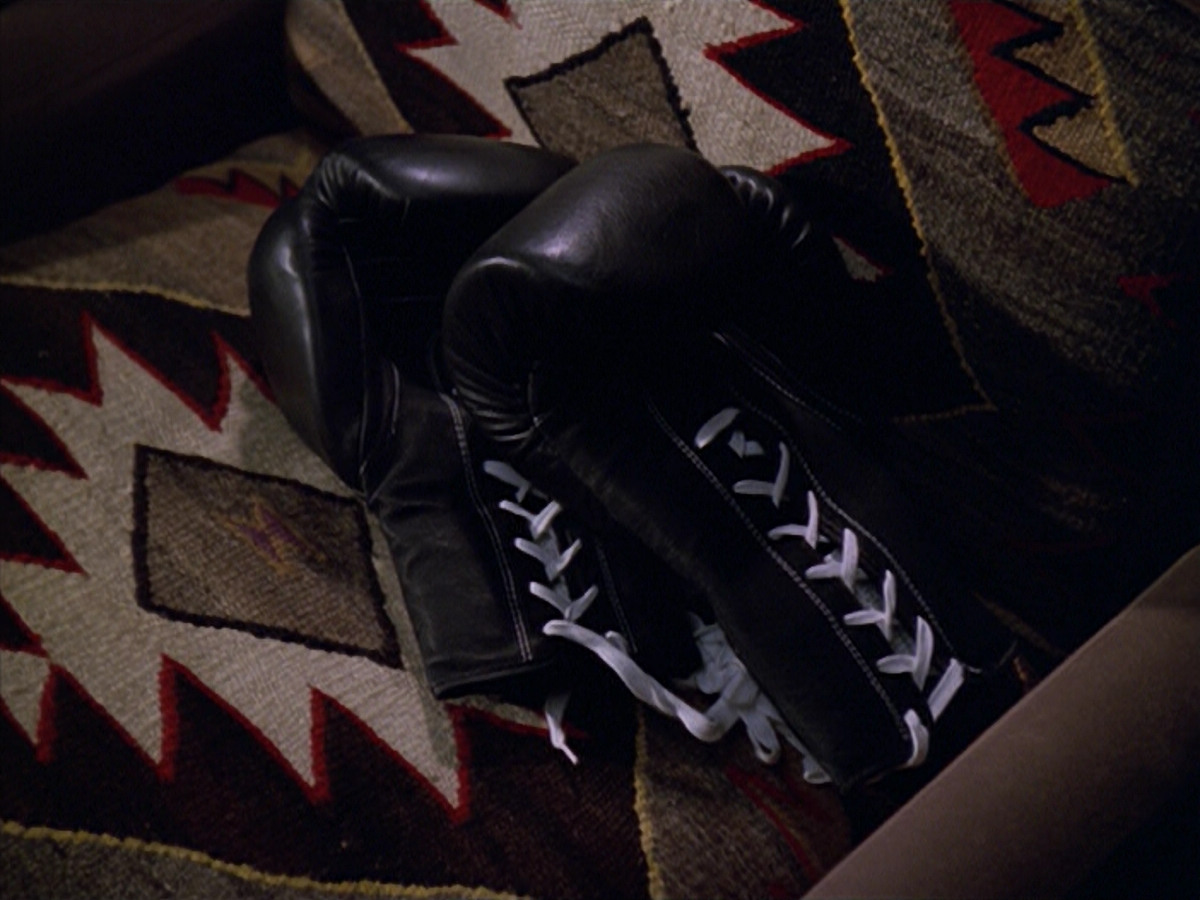 extant_StarTrek_VOY_5x19-TheFight_00986.jpg