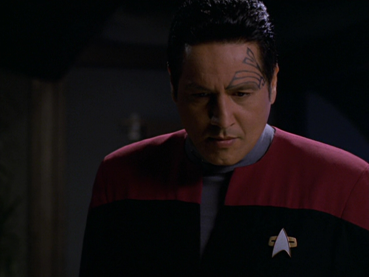 extant_StarTrek_VOY_5x19-TheFight_00990.jpg
