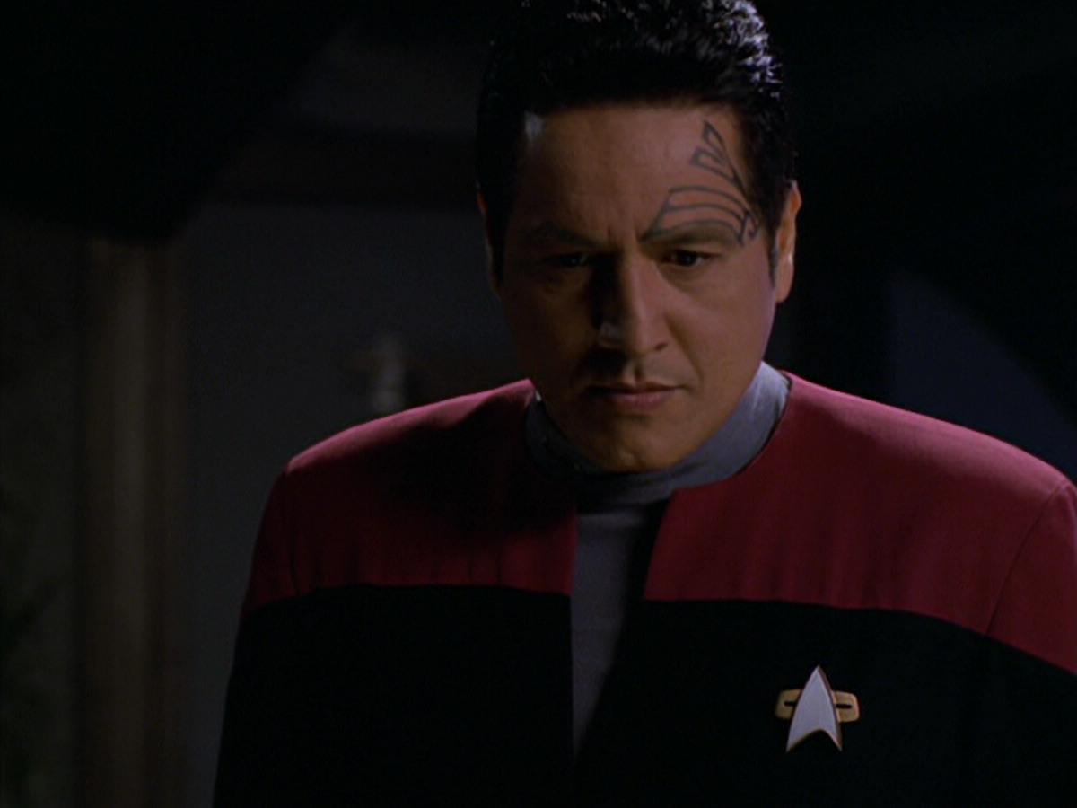 extant_StarTrek_VOY_5x19-TheFight_00993.jpg