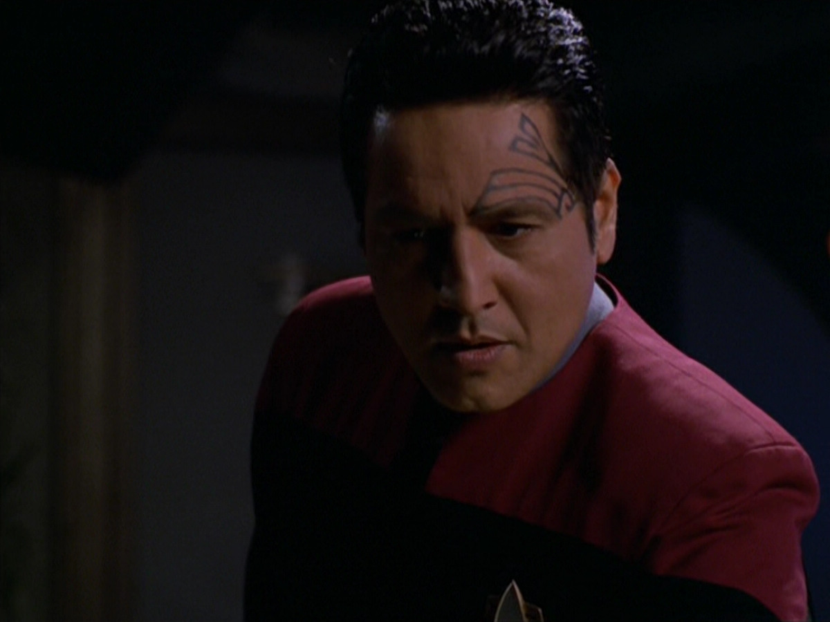 extant_StarTrek_VOY_5x19-TheFight_01005.jpg