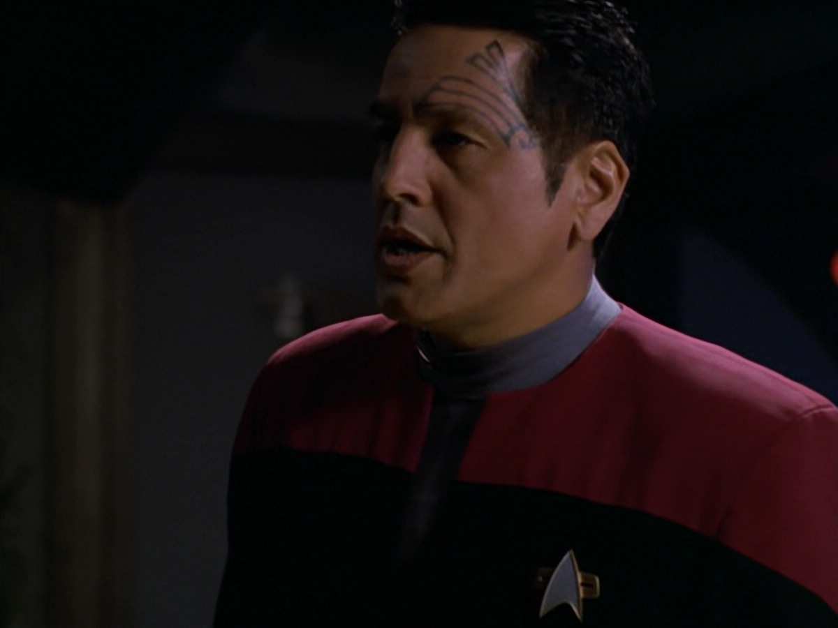extant_StarTrek_VOY_5x19-TheFight_01008.jpg