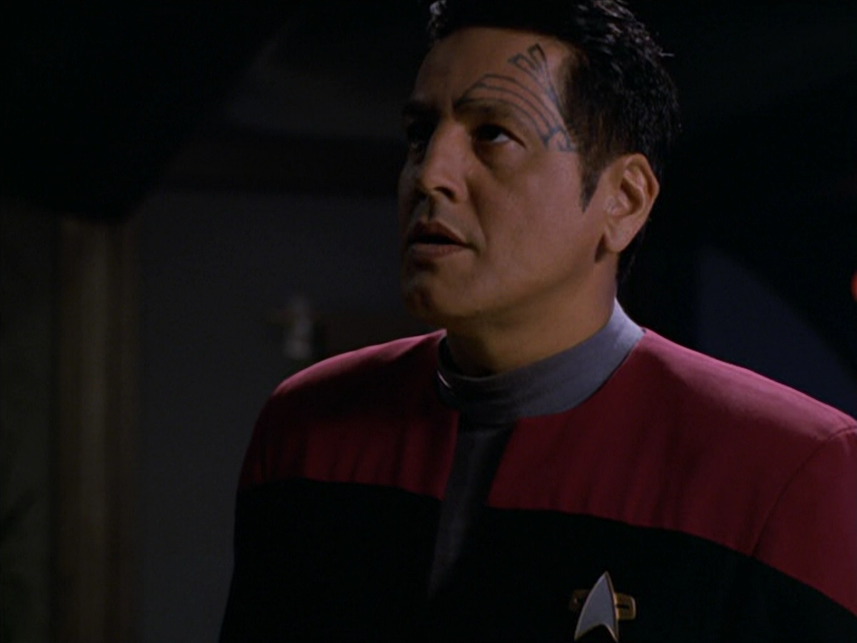 extant_StarTrek_VOY_5x19-TheFight_01009.jpg
