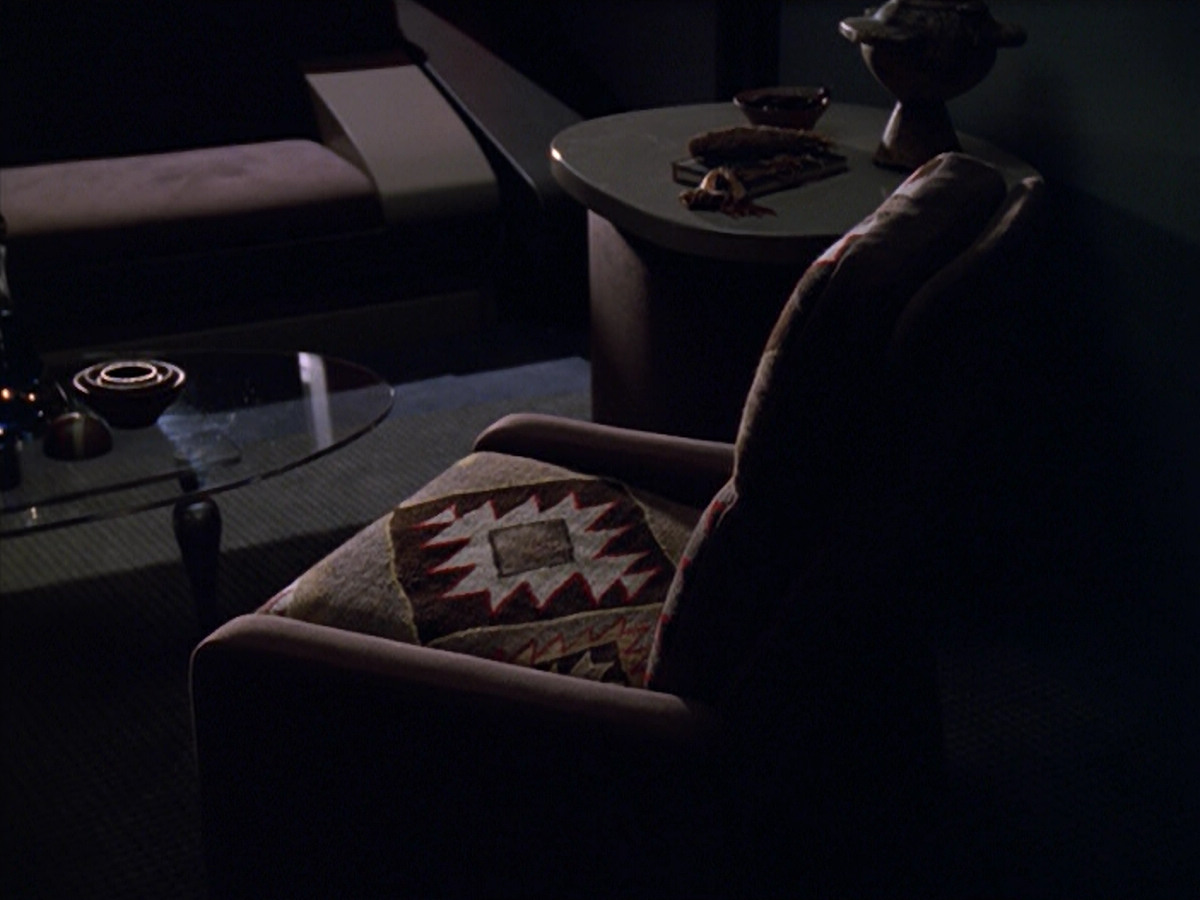 extant_StarTrek_VOY_5x19-TheFight_01022.jpg