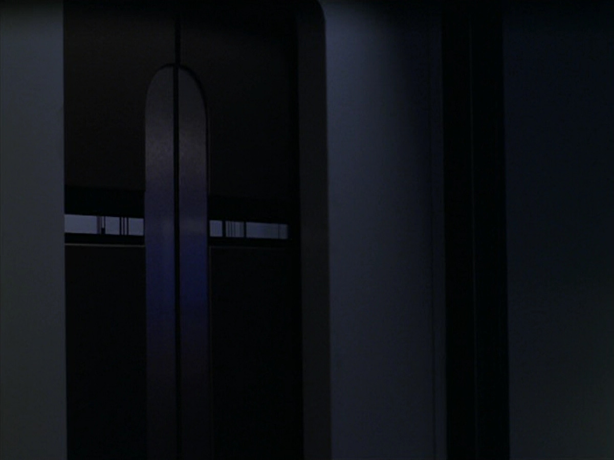 extant_StarTrek_VOY_5x19-TheFight_01030.jpg