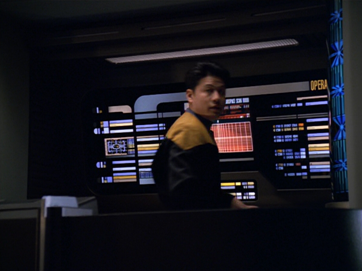 extant_StarTrek_VOY_5x19-TheFight_01031.jpg
