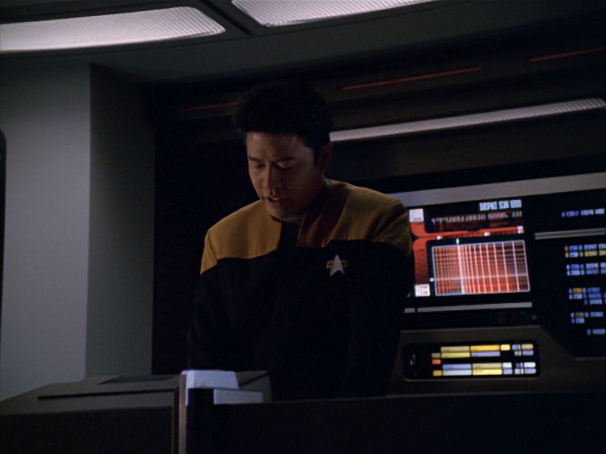 extant_StarTrek_VOY_5x19-TheFight_01036.jpg