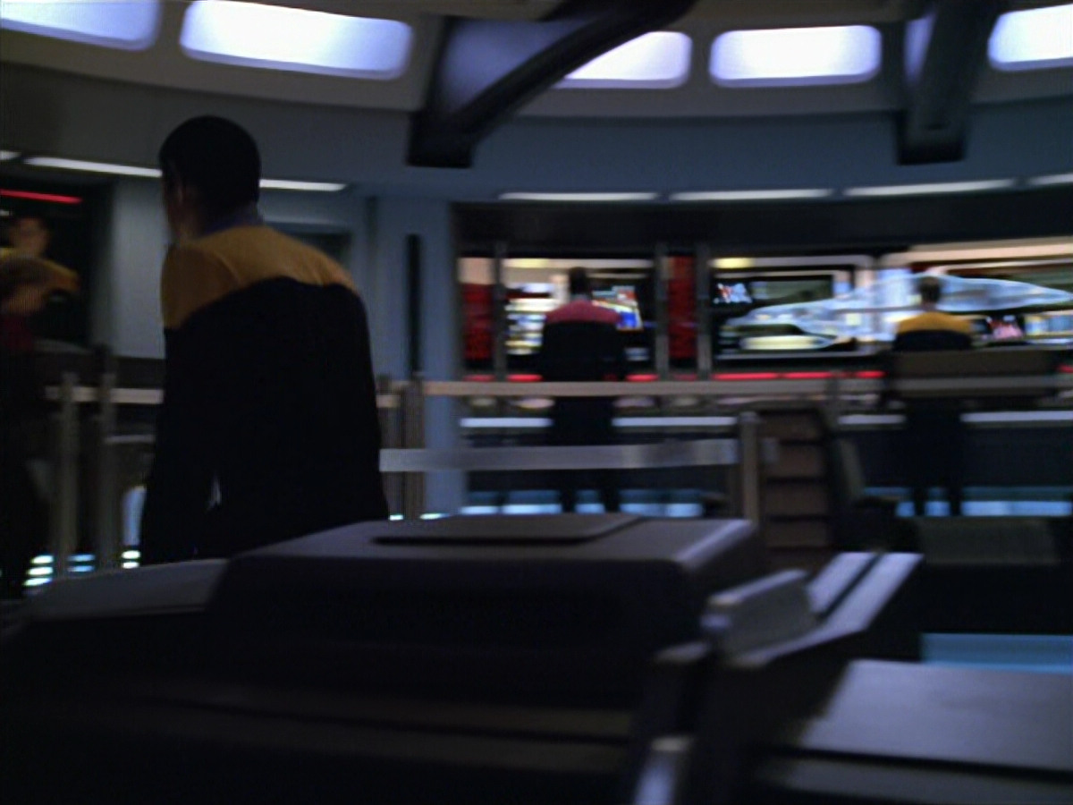 extant_StarTrek_VOY_5x19-TheFight_01048.jpg