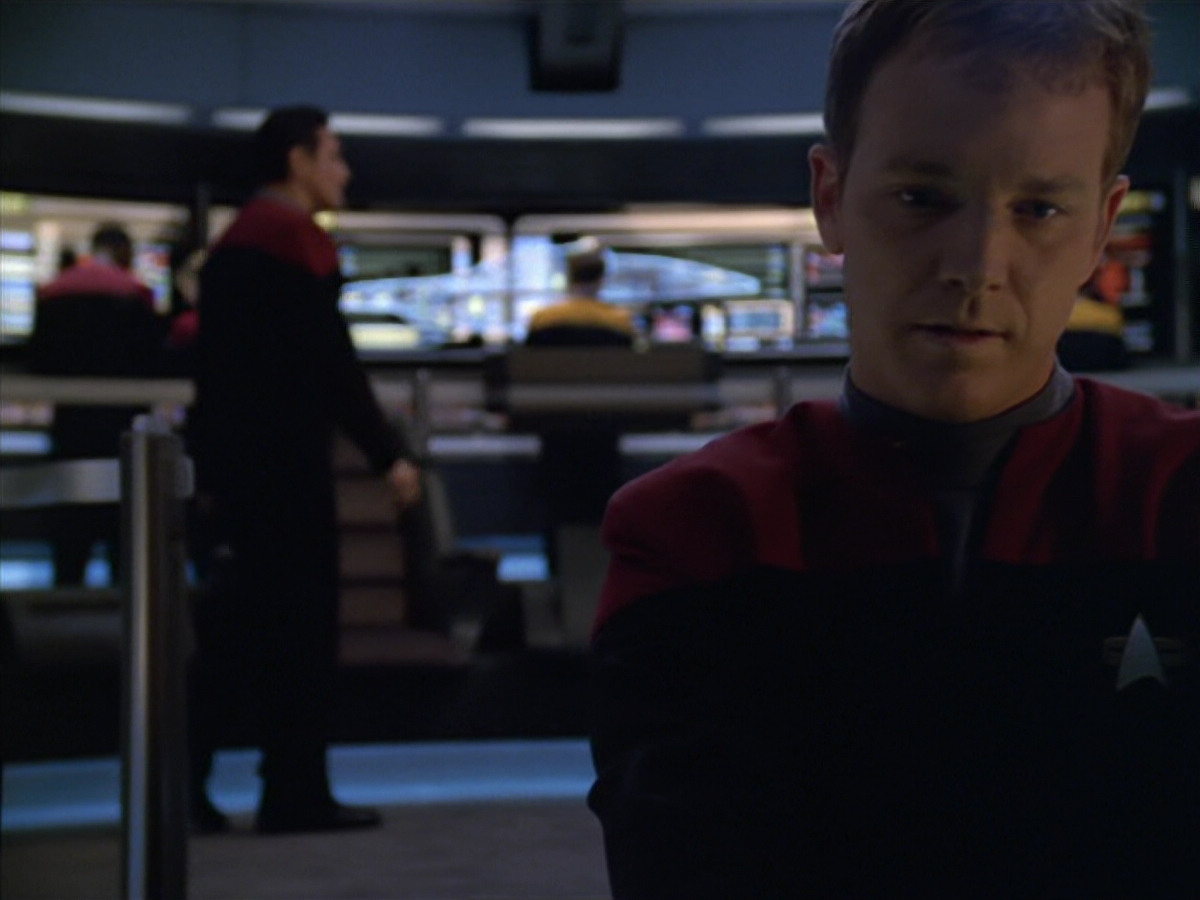 extant_StarTrek_VOY_5x19-TheFight_01061.jpg