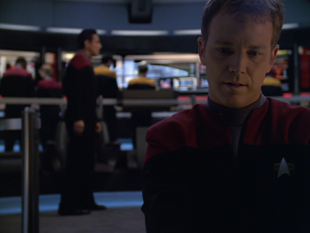 extant_StarTrek_VOY_5x19-TheFight_01062.jpg