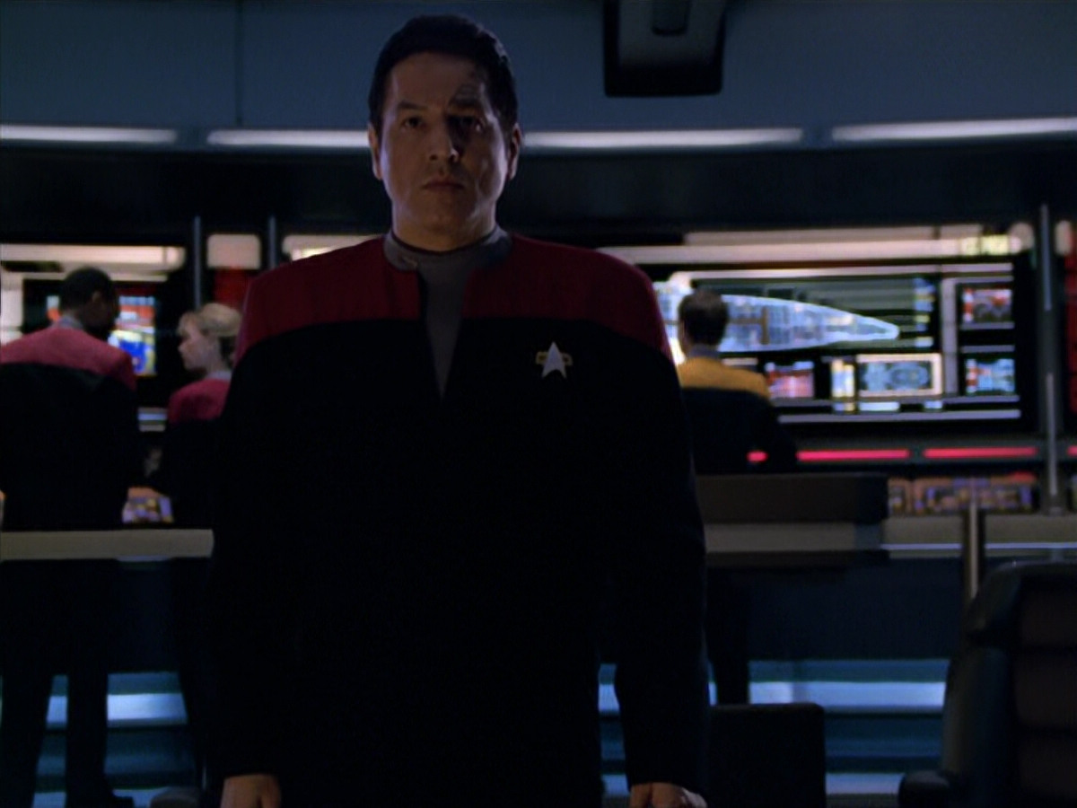 extant_StarTrek_VOY_5x19-TheFight_01069.jpg