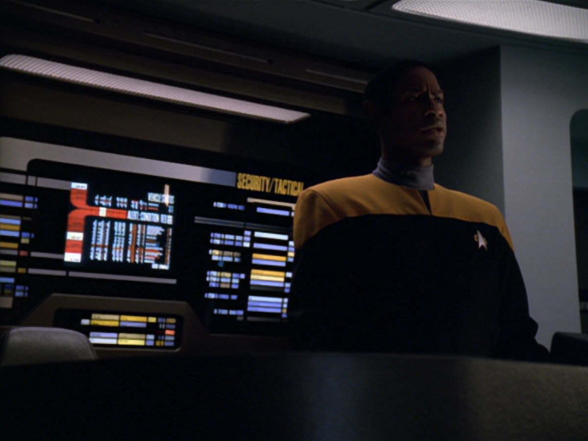 extant_StarTrek_VOY_5x19-TheFight_01085.jpg