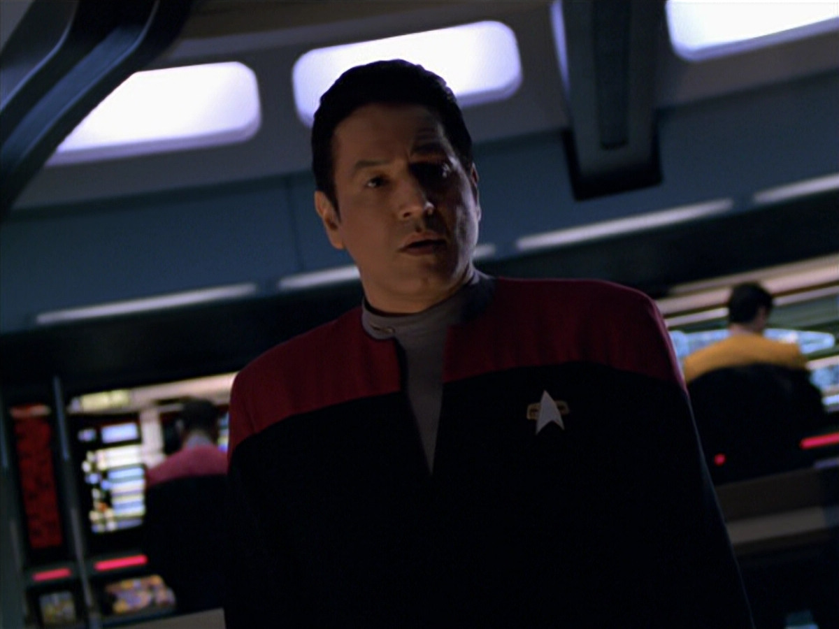 extant_StarTrek_VOY_5x19-TheFight_01089.jpg