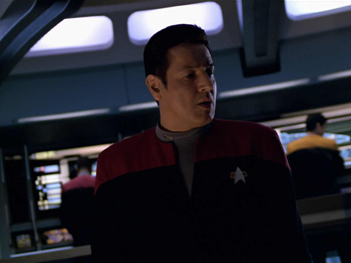 extant_StarTrek_VOY_5x19-TheFight_01090.jpg