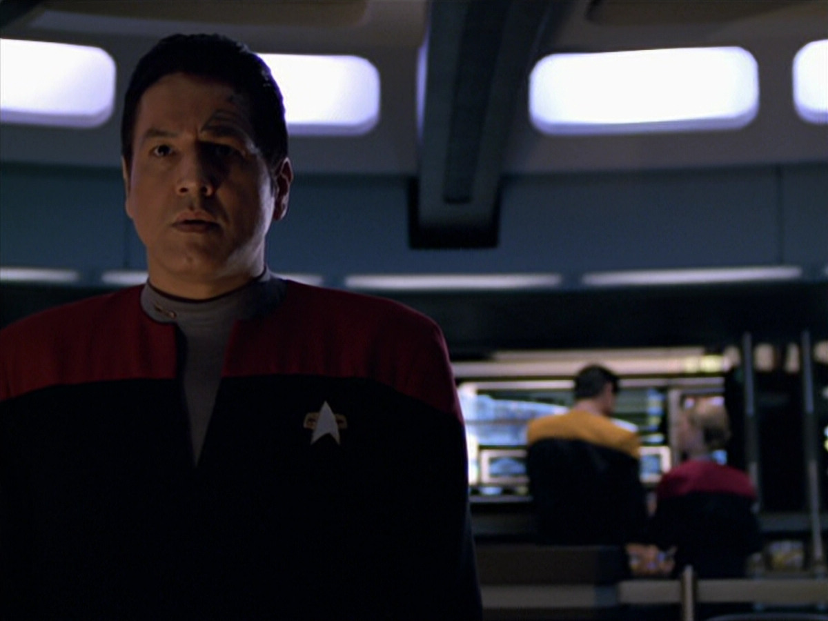 extant_StarTrek_VOY_5x19-TheFight_01099.jpg