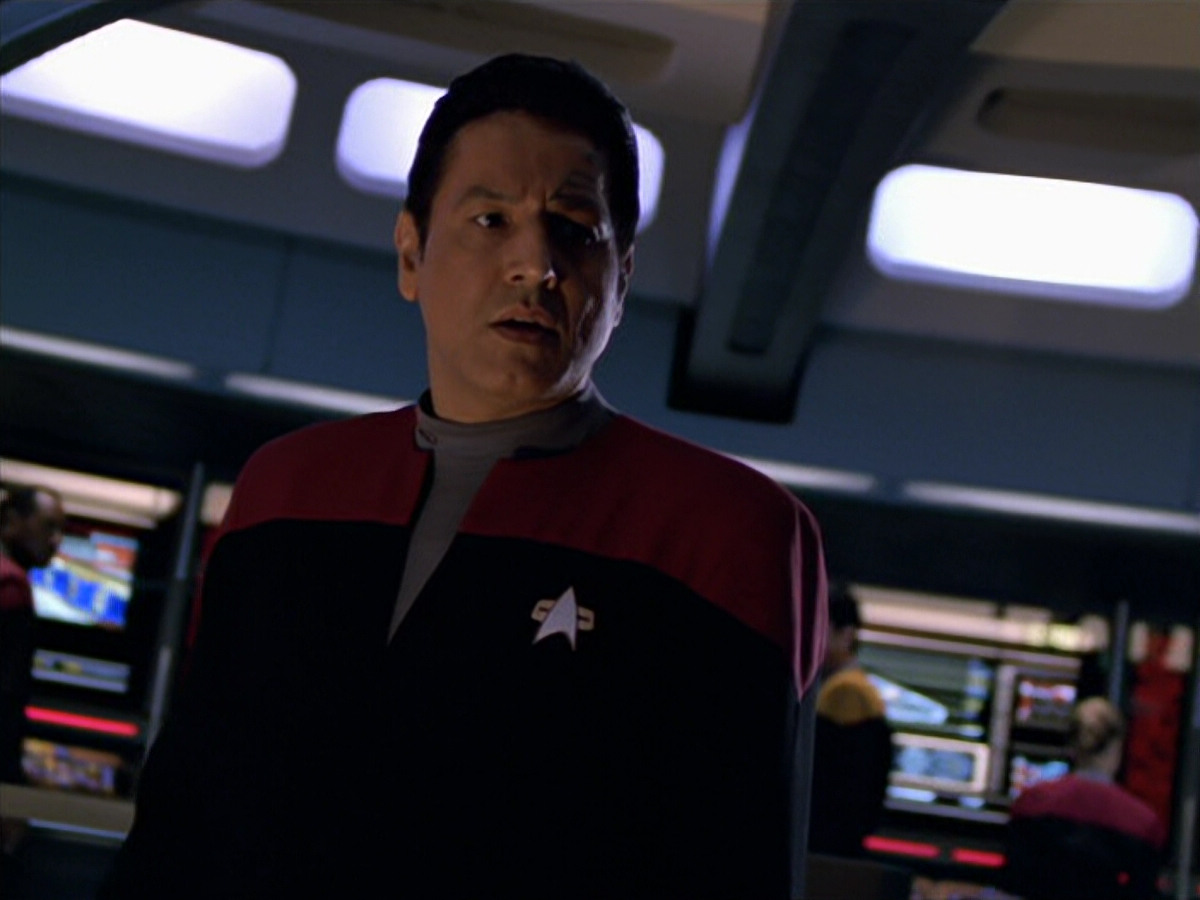 extant_StarTrek_VOY_5x19-TheFight_01113.jpg