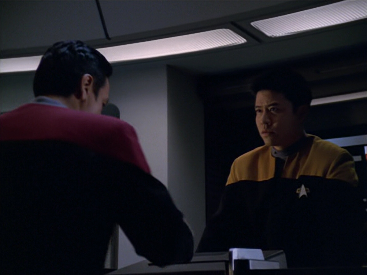 extant_StarTrek_VOY_5x19-TheFight_01125.jpg