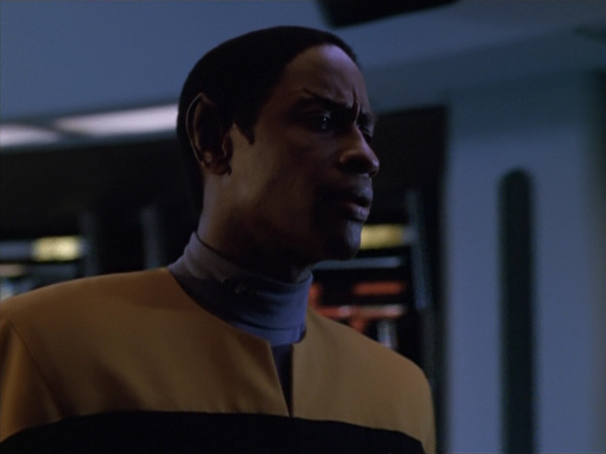 extant_StarTrek_VOY_5x19-TheFight_01137.jpg