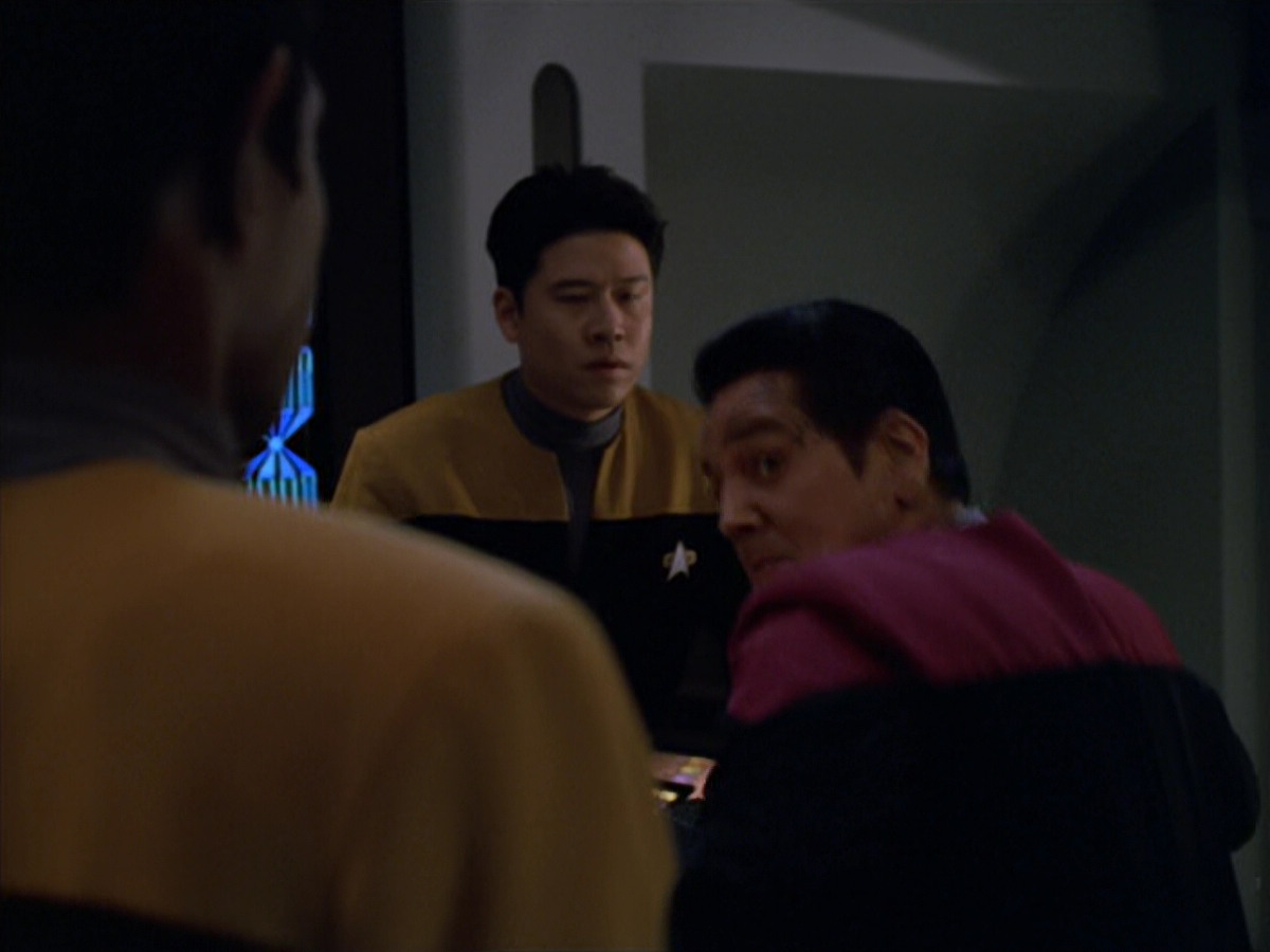 extant_StarTrek_VOY_5x19-TheFight_01150.jpg