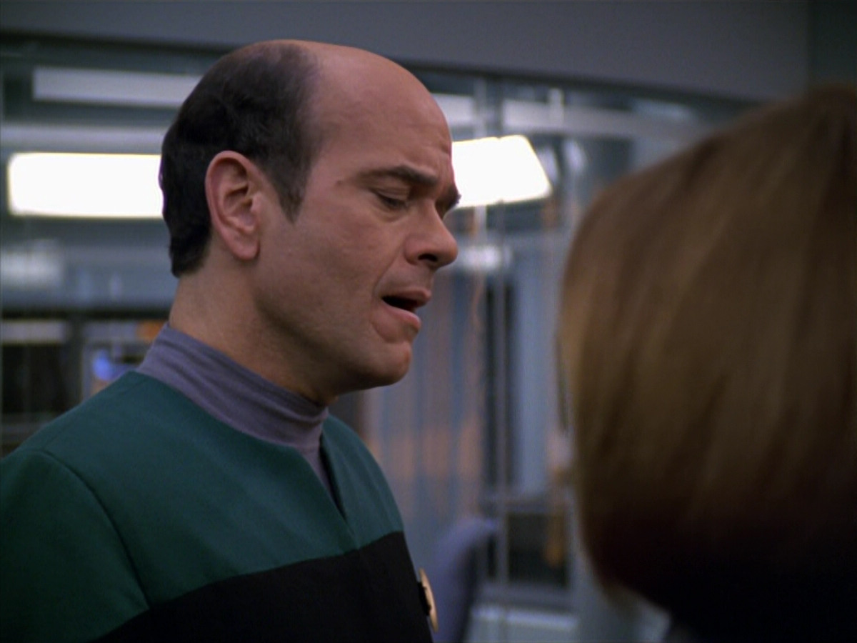 extant_StarTrek_VOY_5x19-TheFight_01185.jpg