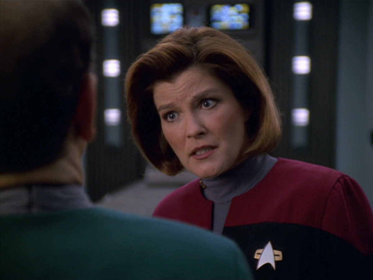 extant_StarTrek_VOY_5x19-TheFight_01188.jpg